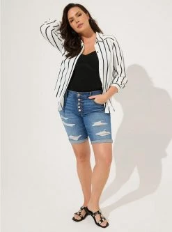 TORRID Bermuda Boyfriend Vintage Stretch Mid-Rise Short