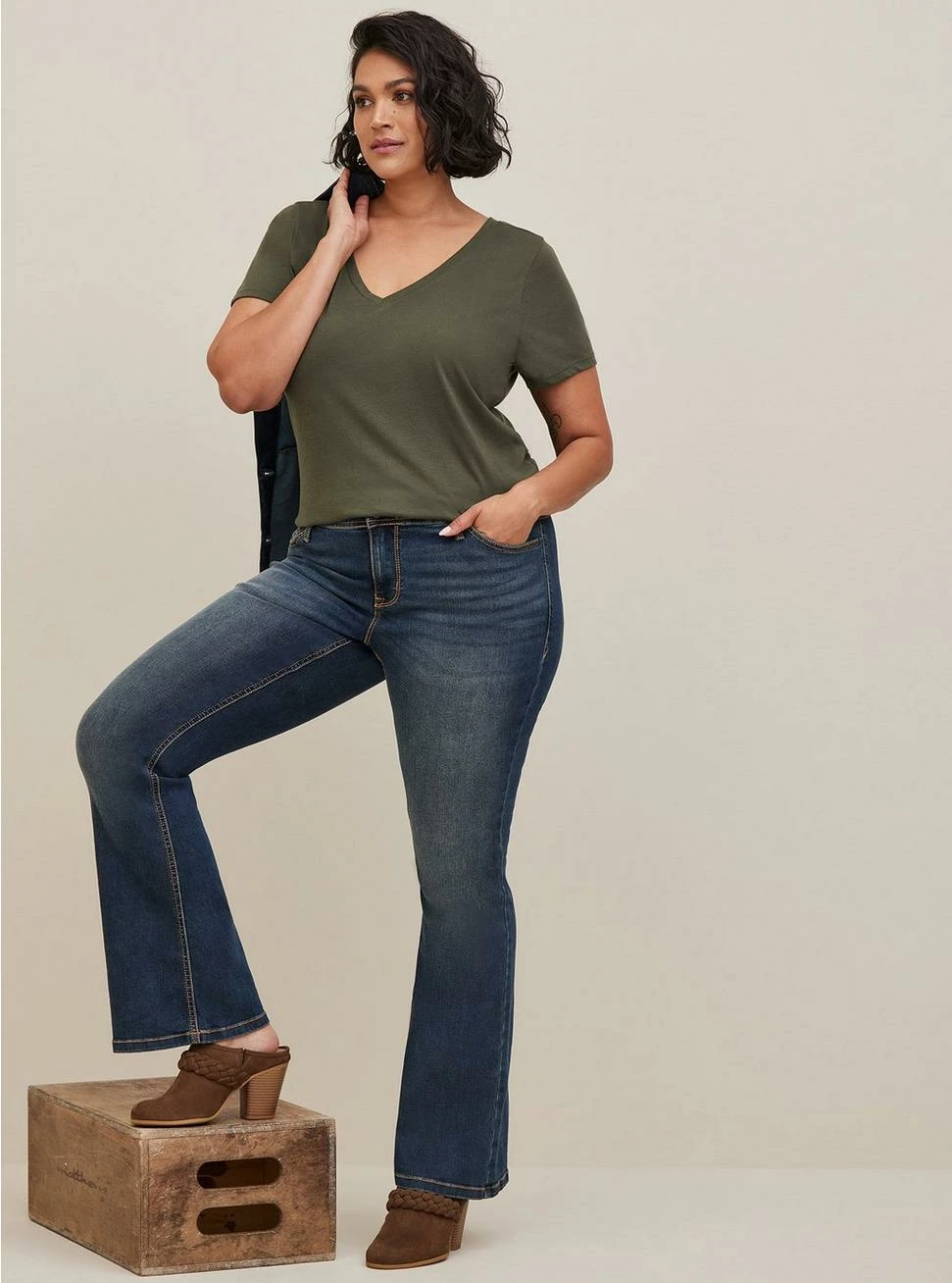 TORRID Luxe Slim Boot Jean - Super Stretch Medium Wash 6 TORRID Luxe Slim Boot Jean - Super Stretch Medium Wash - Image 4