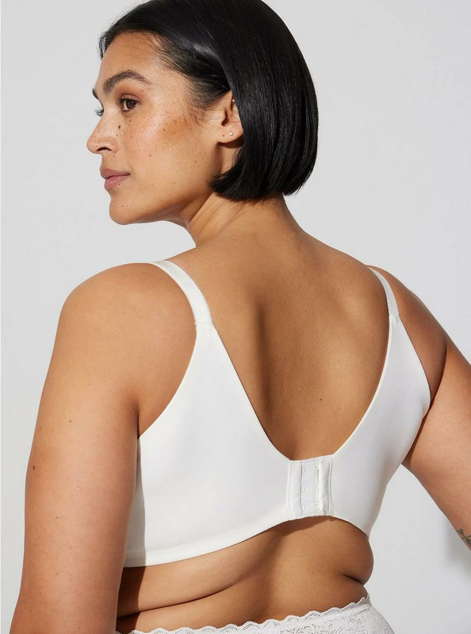TORRID Everyday Wire-Free Lightly Lined Smooth 360° Back Smoothing™ Bra 5 TORRID Everyday Wire-Free Lightly Lined Smooth 360° Back Smoothing™ Bra - Image 3