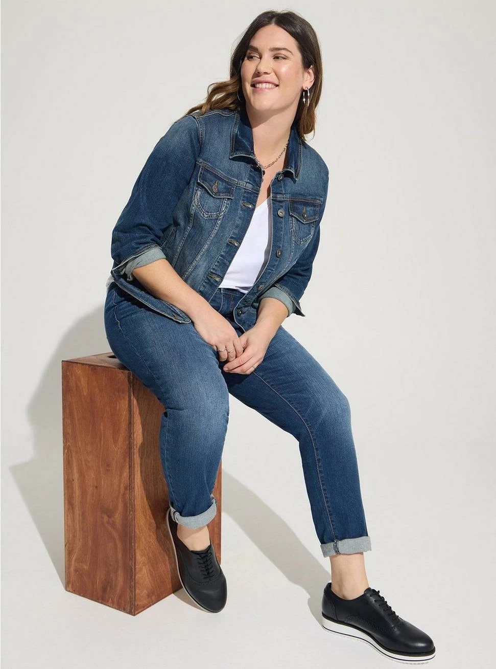 TORRID Denim Trucker Jacket - Medium Wash 3 TORRID Denim Trucker Jacket - Medium Wash