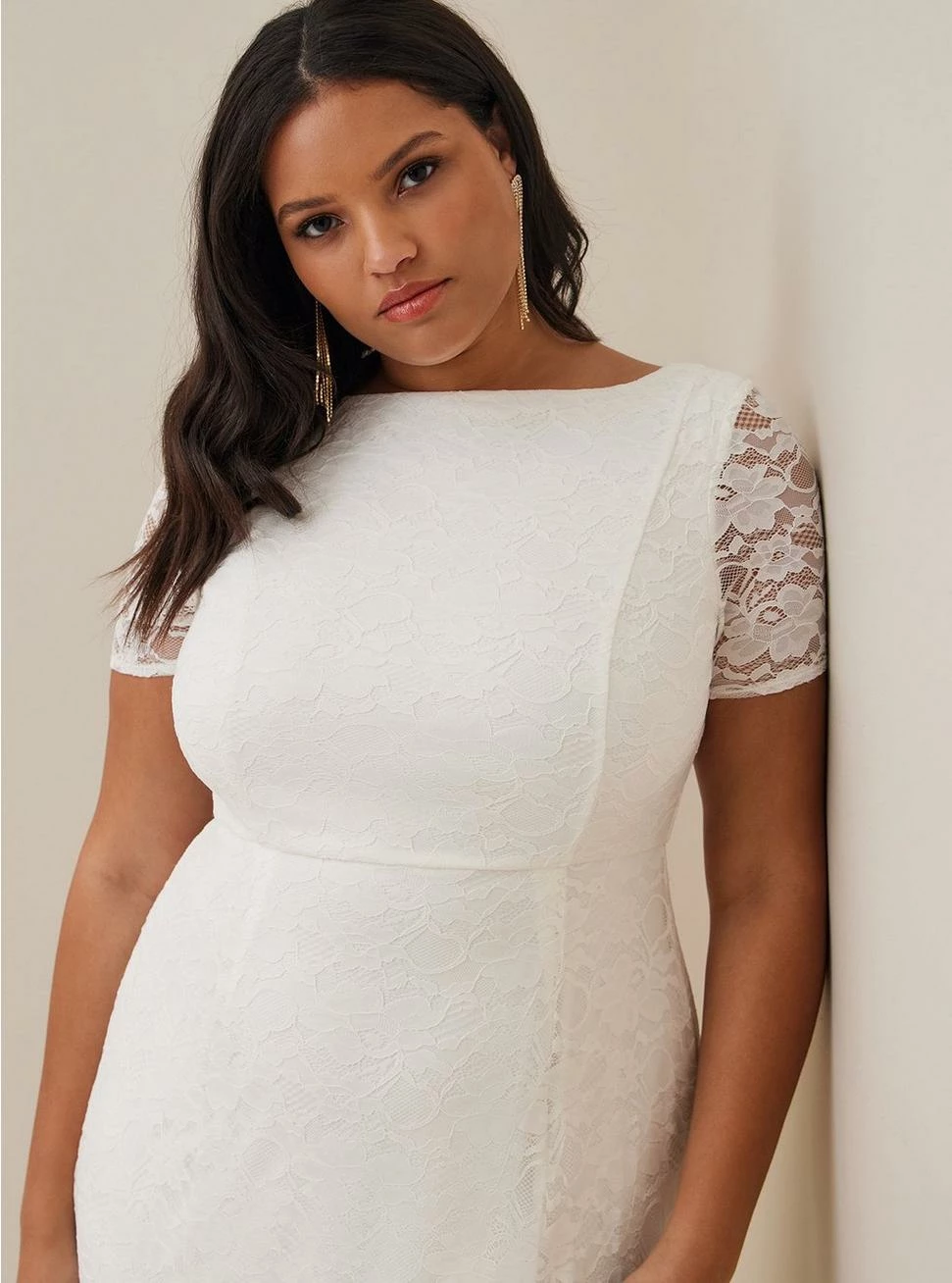 TORRID Ivory Lace Short Sleeve Fit & Flare Wedding Dress 6 TORRID Ivory Lace Short Sleeve Fit & Flare Wedding Dress - Image 4