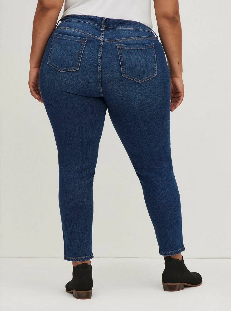 TORRID Boyfriend Straight Vintage Stretch Mid-Rise Jean 5 TORRID Boyfriend Straight Vintage Stretch Mid-Rise Jean - Image 3