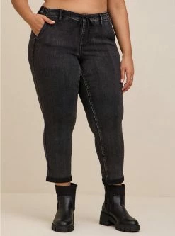 TORRID Pull-On Boyfriend Straight Super Soft Mid-Rise Jean