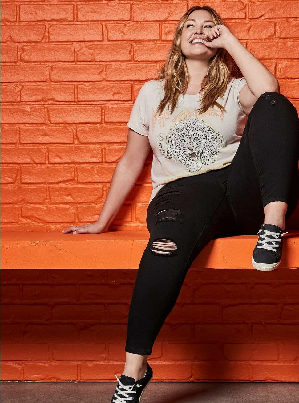 TORRID Bombshell Skinny Premium Stretch High-Rise Destructed Jean 6 TORRID Bombshell Skinny Premium Stretch High-Rise Destructed Jean - Image 4