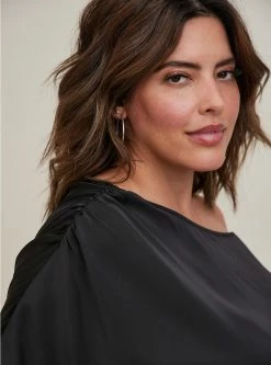 TORRID Satin Off-Shoulder Top -Cheap Torrid Shop 18305163 00684 av3