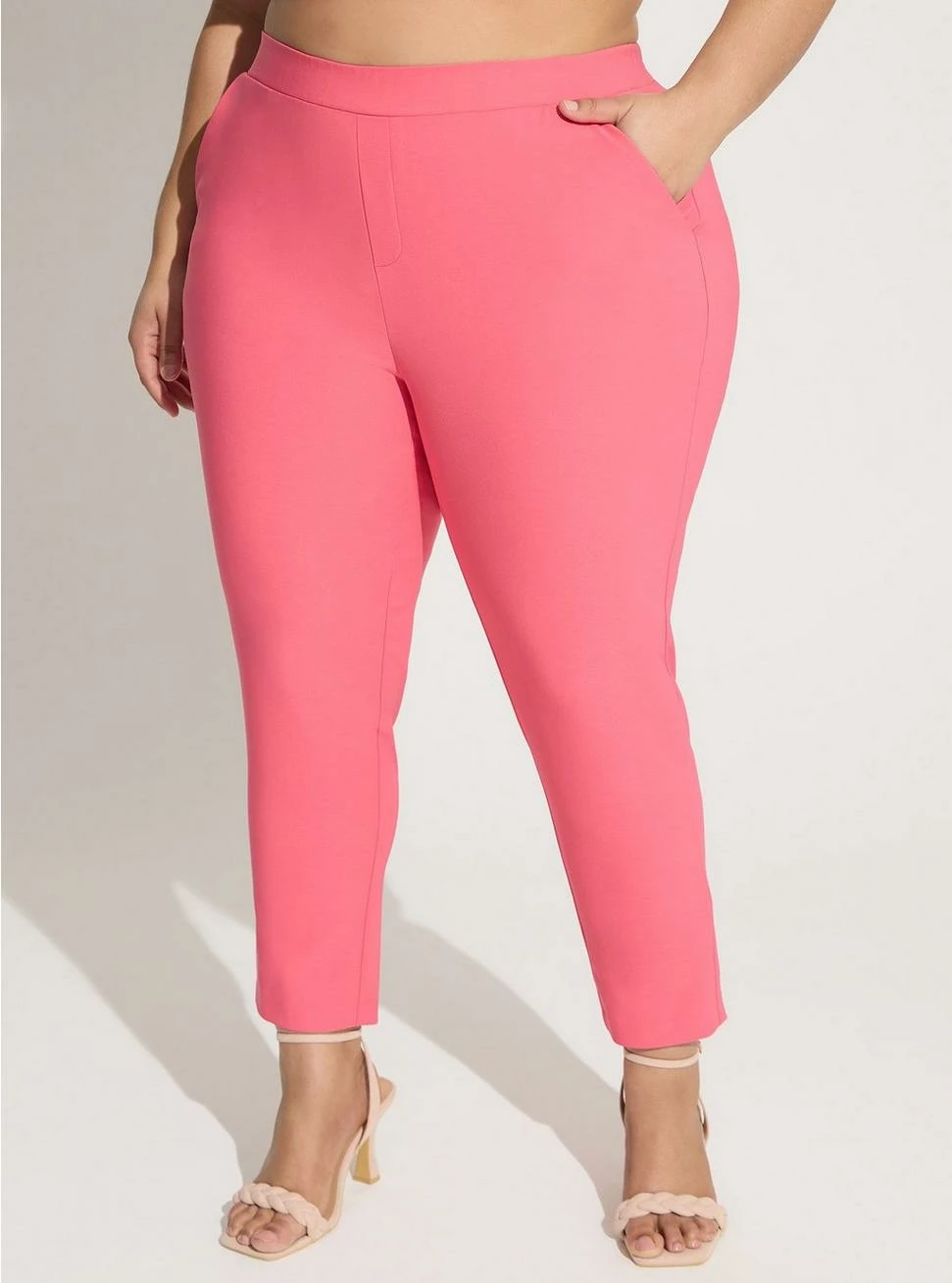 TORRID Pull-On Relaxed Taper Studio Refined Crepe High-Rise Pant 4 TORRID Pull-On Relaxed Taper Studio Refined Crepe High-Rise Pant - Image 2