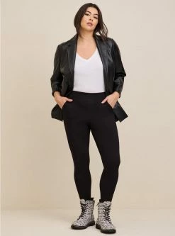 TORRID Full-Length Signature Waist Stirrup Pocket Legging.