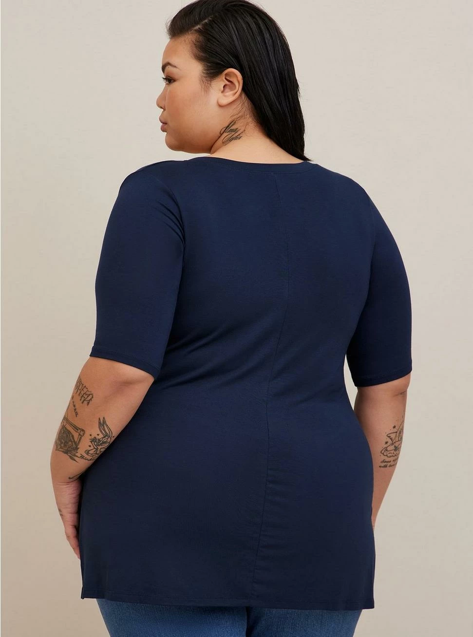 TORRID Favorite Tunic Super Soft V-Neck Side Slit Tee 5 TORRID Favorite Tunic Super Soft V-Neck Side Slit Tee - Image 3