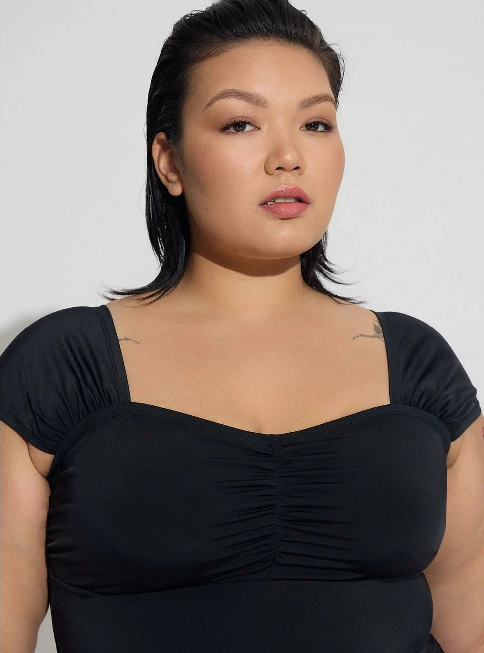 TORRID Wireless Ruched Cap Sleeve One Piece Swimsuit 6 TORRID Wireless Ruched Cap Sleeve One Piece Swimsuit - Image 4