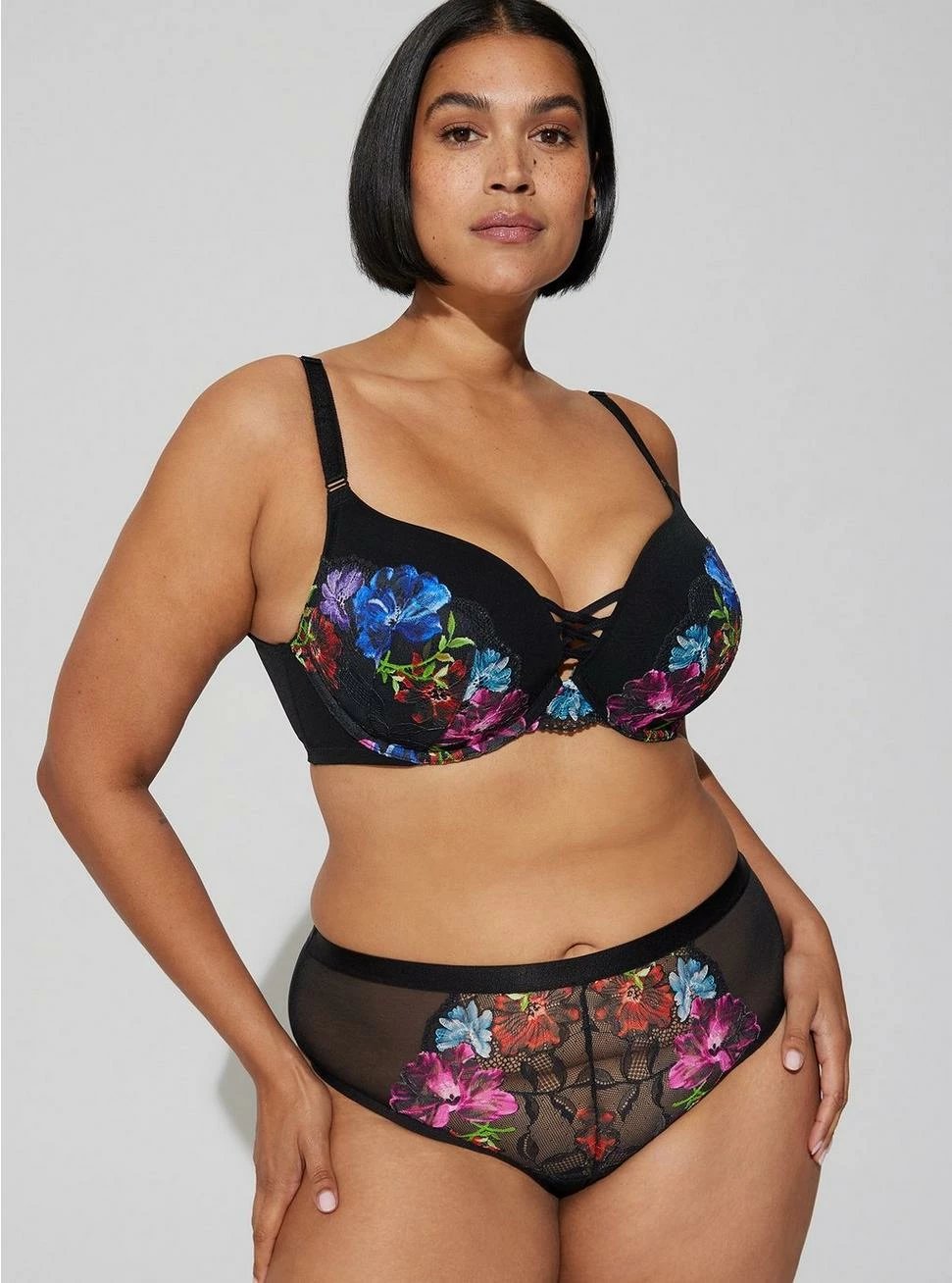 TORRID XO Plunge Push Up Photo Floral Lace 360° Back Smoothing™ Bra 4 TORRID XO Plunge Push Up Photo Floral Lace 360° Back Smoothing™ Bra - Image 2