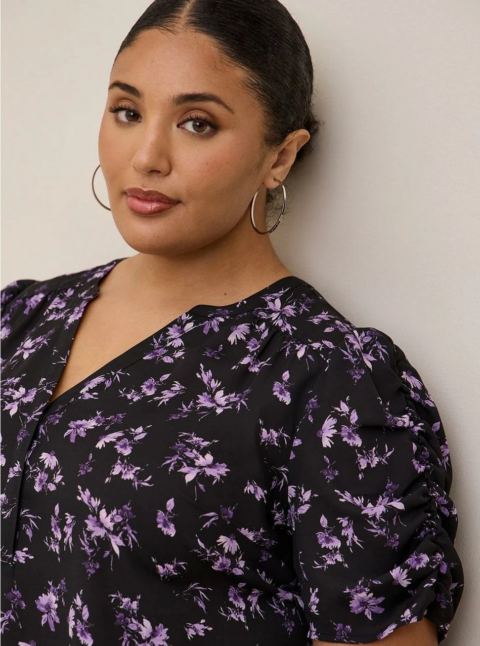 TORRID Harper Georgette Ruched Short Sleeve Blouse 6 TORRID Harper Georgette Ruched Short Sleeve Blouse - Image 4