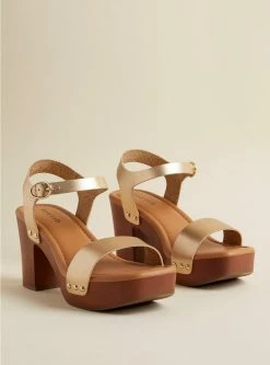 TORRID Square Toe Wood Heel (WW)