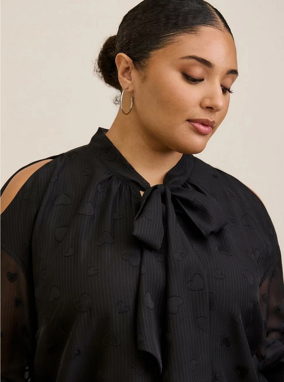 TORRID Clip Dot Tie Front Cold Shoulder Blouse 6 TORRID Clip Dot Tie Front Cold Shoulder Blouse - Image 4