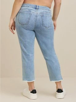 TORRID Crop Boyfriend Straight Vintage Stretch Mid-Rise Jean -Cheap Torrid Shop 40060492 10381 av4