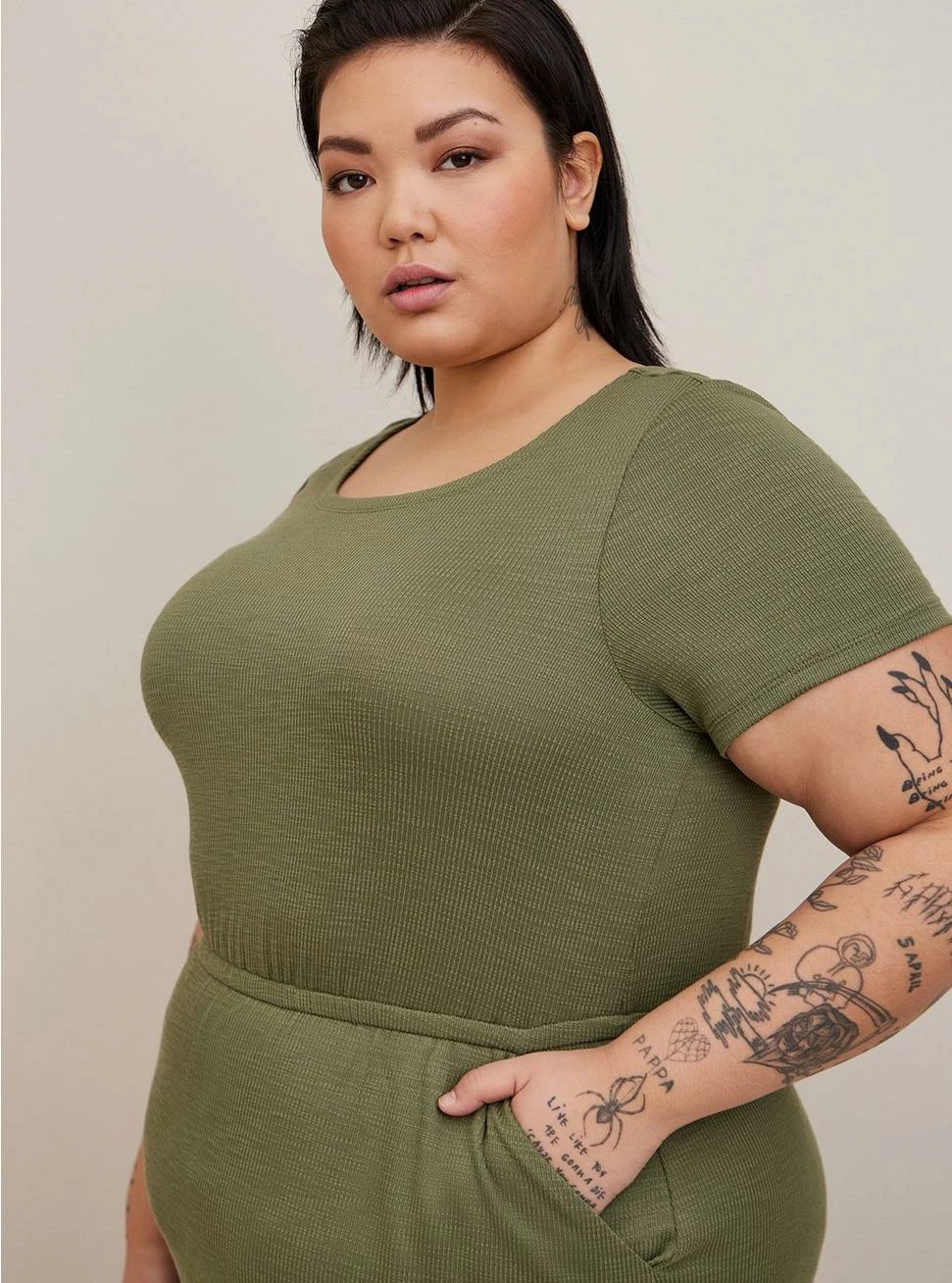 TORRID At The Knee Slub Rib Slit T-Shirt Dress 6 TORRID At The Knee Slub Rib Slit T-Shirt Dress - Image 4