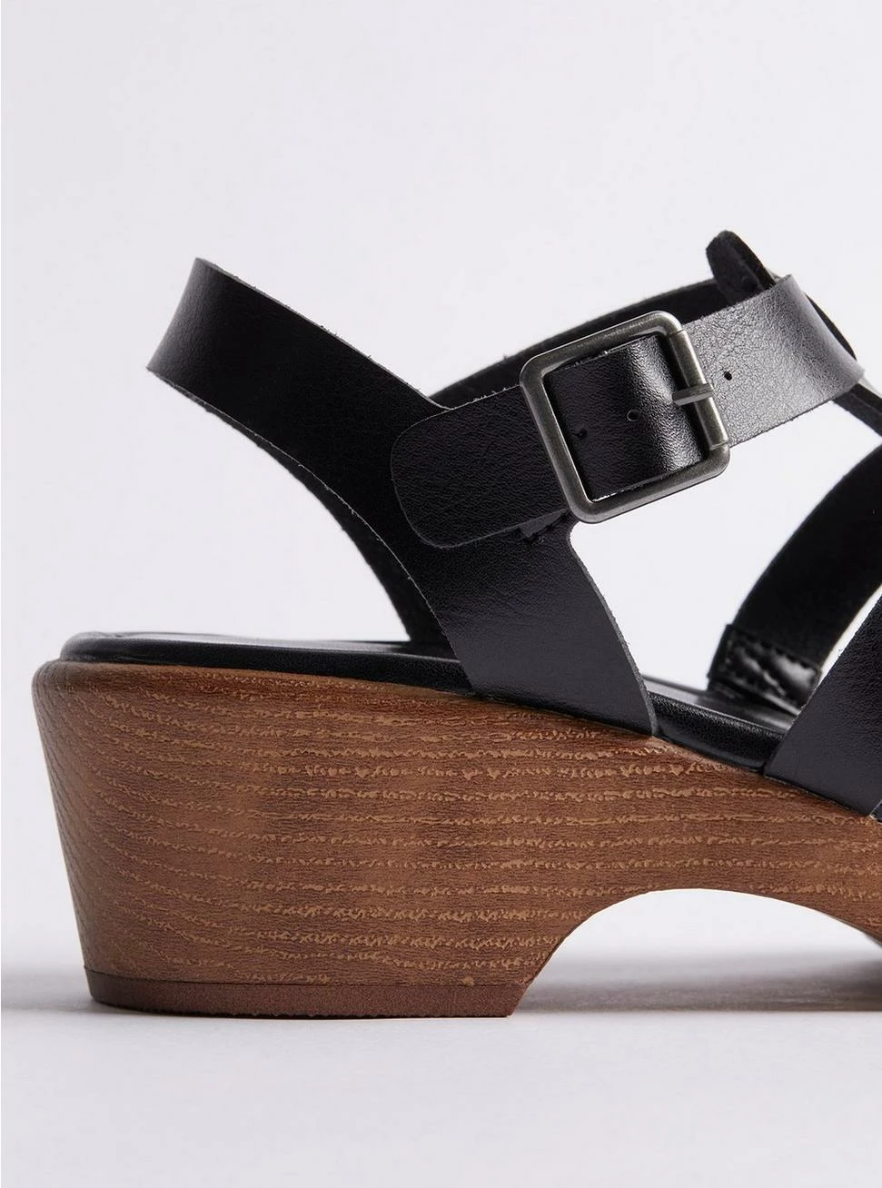 TORRID Wood Fisherman Block Heels (WW) 7 TORRID Wood Fisherman Block Heels (WW) - Image 5