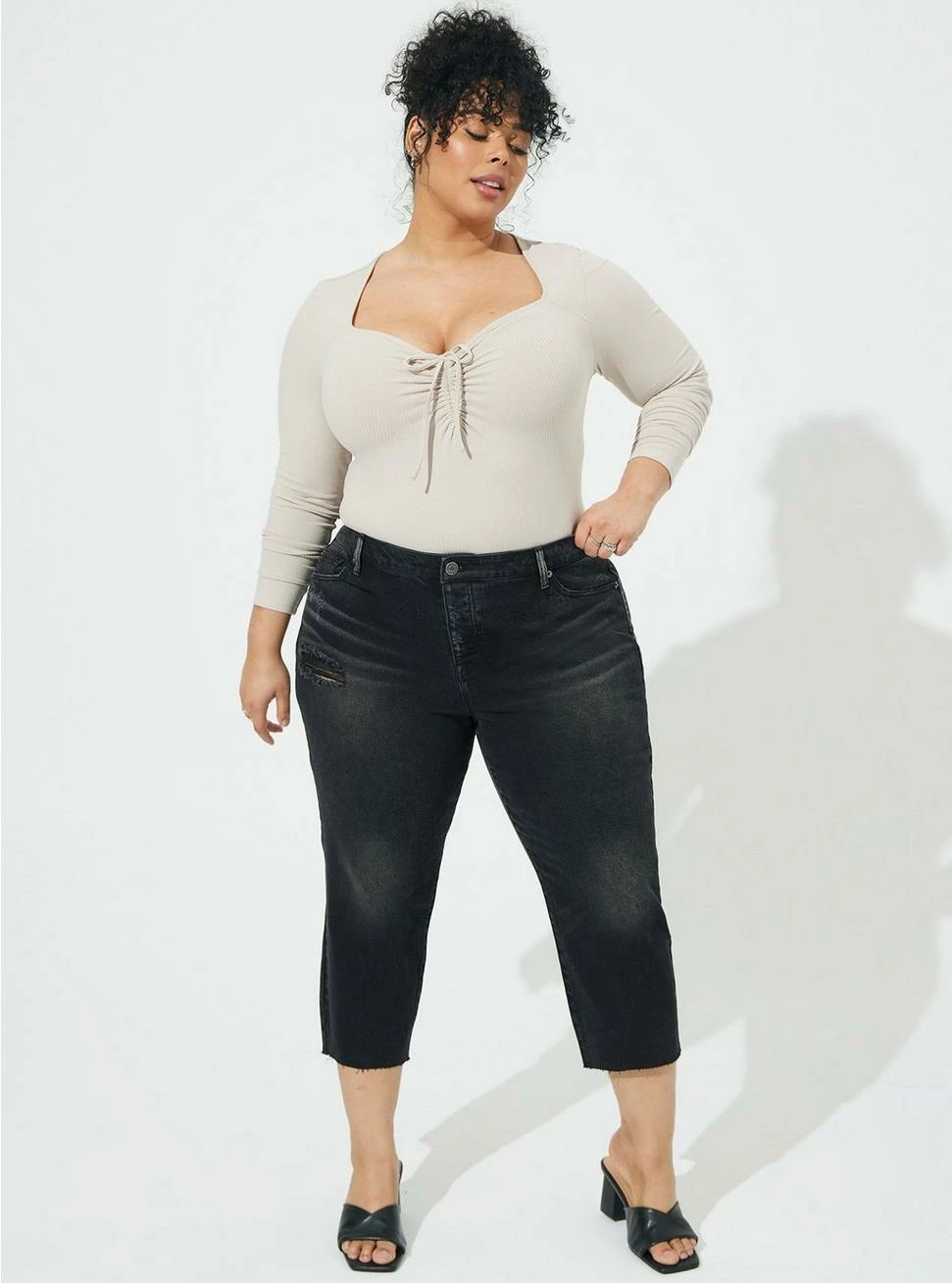 TORRID Everyday Rib Sweetheart Tie Front Keyhole Top 4 TORRID Everyday Rib Sweetheart Tie Front Keyhole Top - Image 2