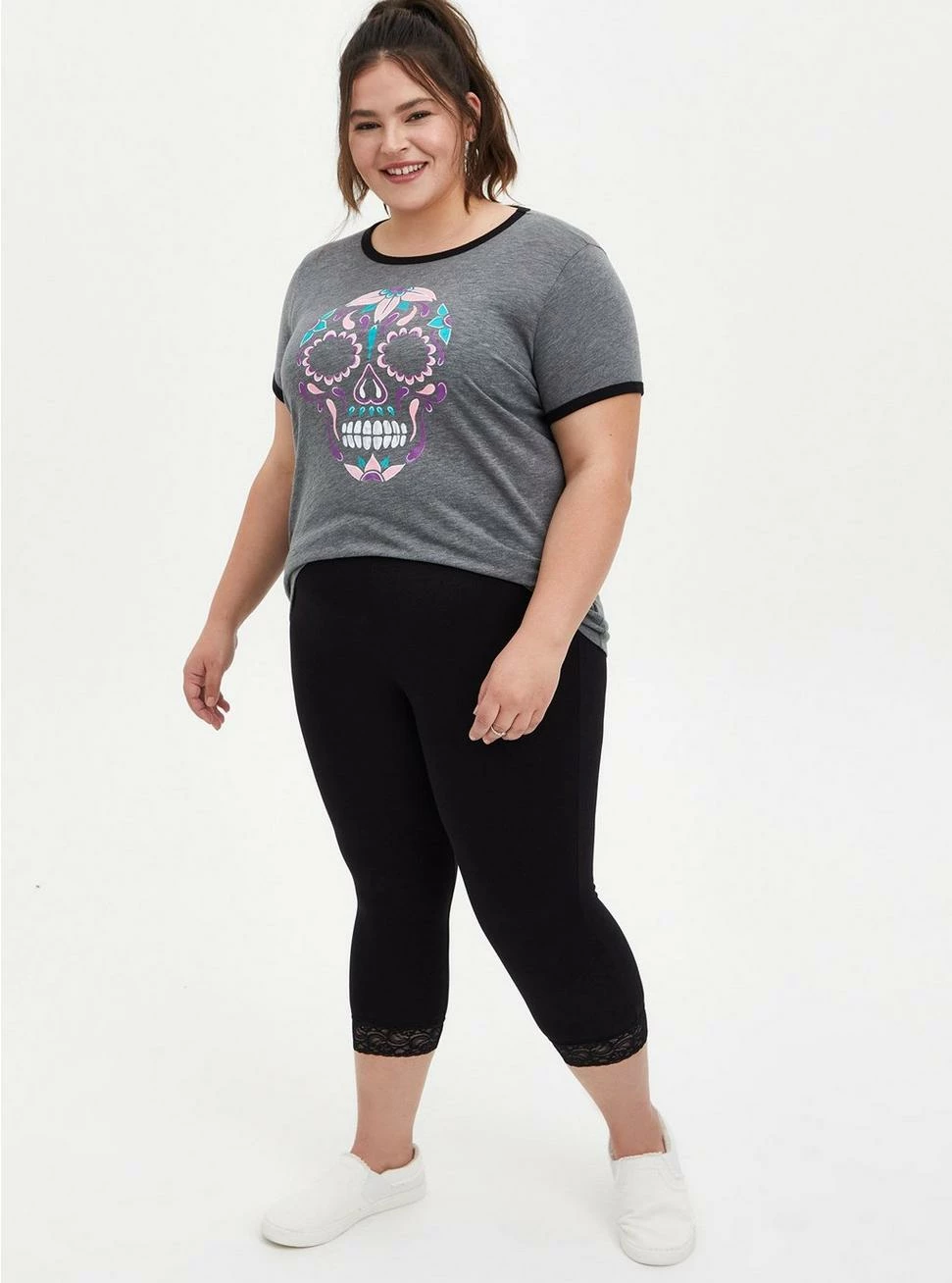 Null Capri Signature Waist Lace Trim Legging 5 Null Capri Signature Waist Lace Trim Legging - Image 3